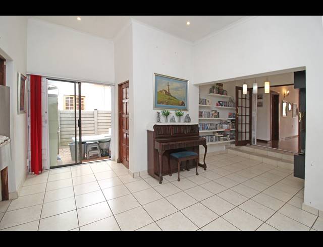3 BEDROOM HOUSE FOR SALE IN KENSINGTON